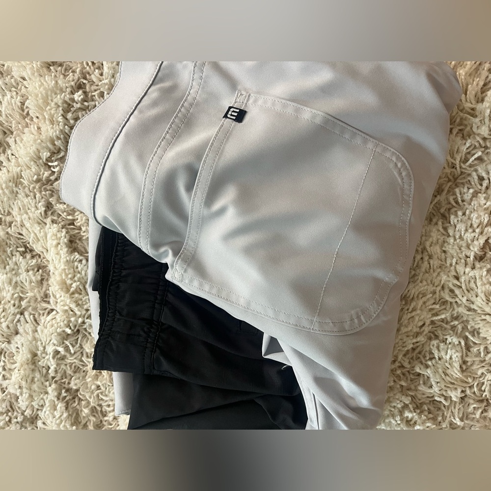 Travis Matthew men’s golf pants and joggers size xl and 35